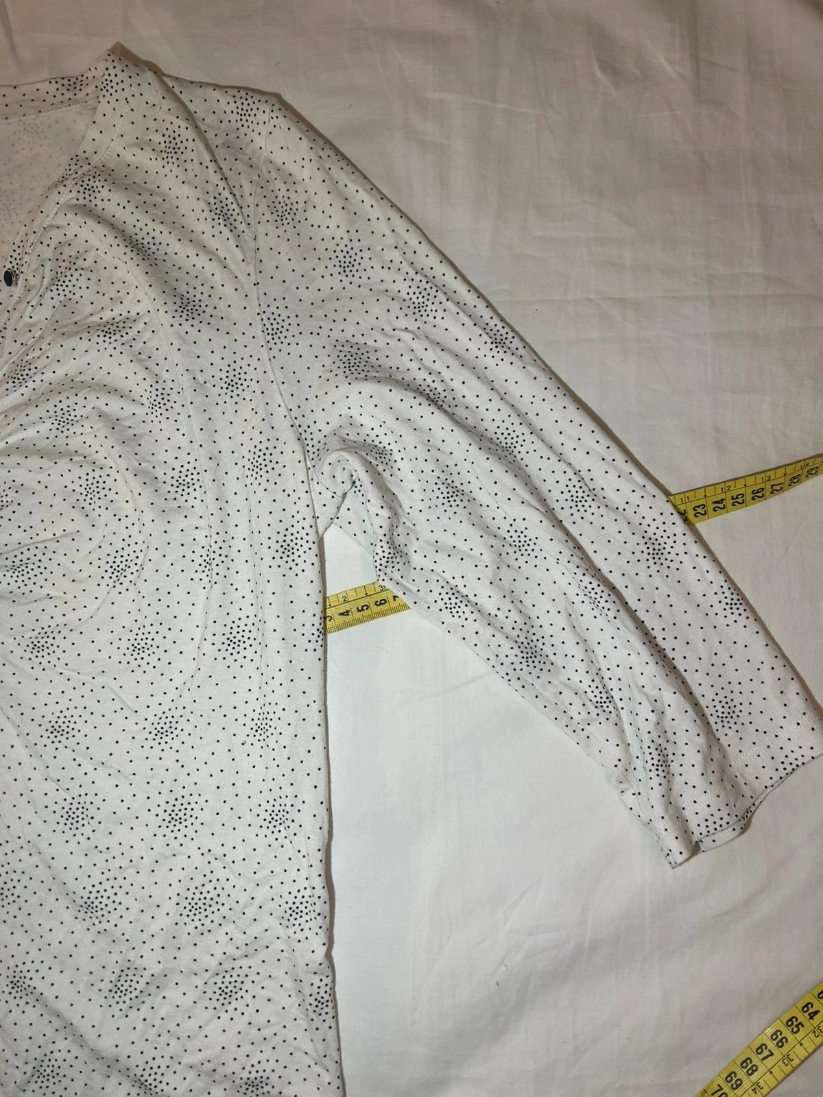 Black and white long-sleeved blouse by Un Jour Ailleurs – photo 4
